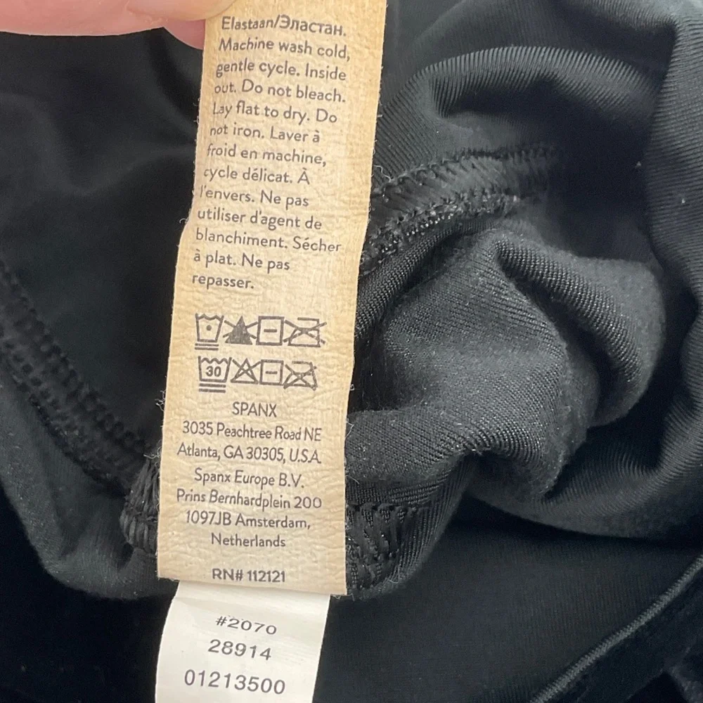 Spanx EUC Shiny Velvet High Waisted Leggings Black L Bodycon Holiday Shapewear - Picture 14 of 16